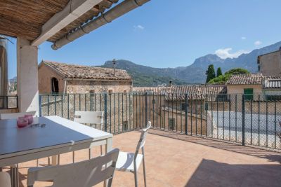 Grosses Stadthaus mit Dachterrasse im Zentrum von Sóller