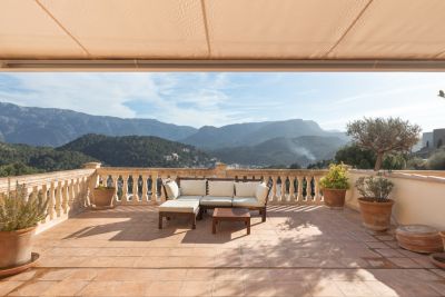 Moderne Wohnung mit Hafenblick und Gemeinschaftspool in Port de Sóller zu vermieten