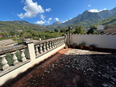 Wunderschönes Stadthaus mit Garten am Stadtrand von Sóller