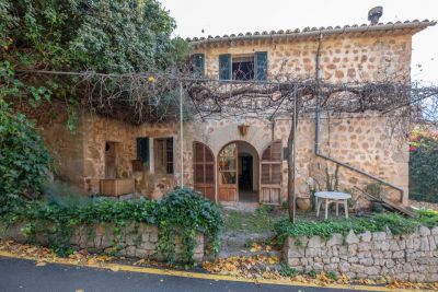 Sanierungsprojekt in Deià Zentrum